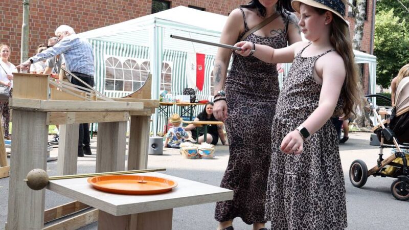 Veranstaltung in Mönchengladbach: Spannende Experimente und kreative Kunst bei Bürgerfest in Windberg