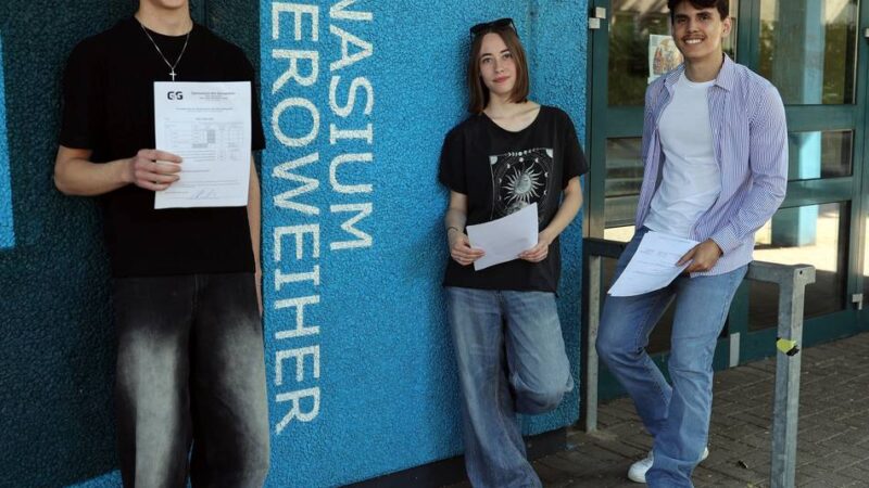 Notenvergabe in Mönchengladbach 2024: Abitur bestanden – „endlich ist der Kopf wieder frei“