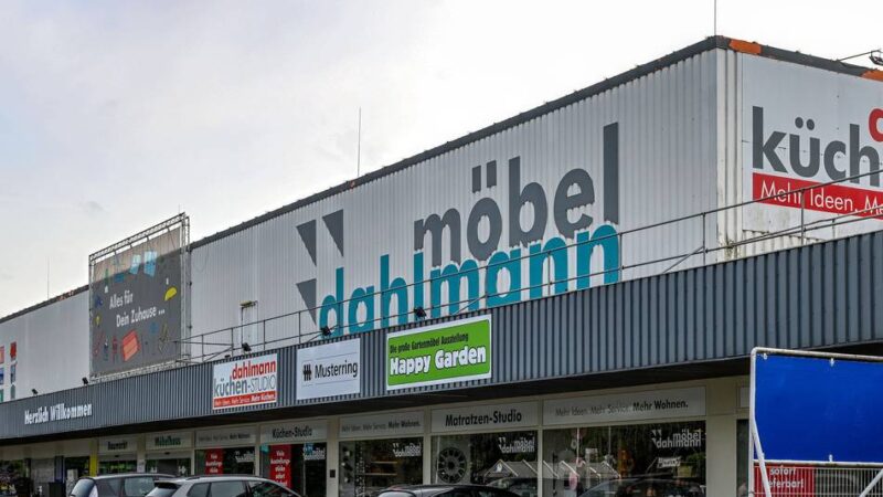 Standorte in Kempen, Straelen und Kevelaer: Möbel Dahlmann und Self-Märkte schließen