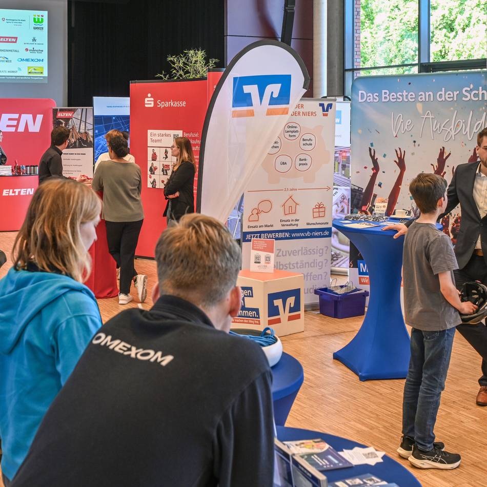 Jobsuche am Niederrhein: Jobvermittlung im Weezer Bürgerhaus