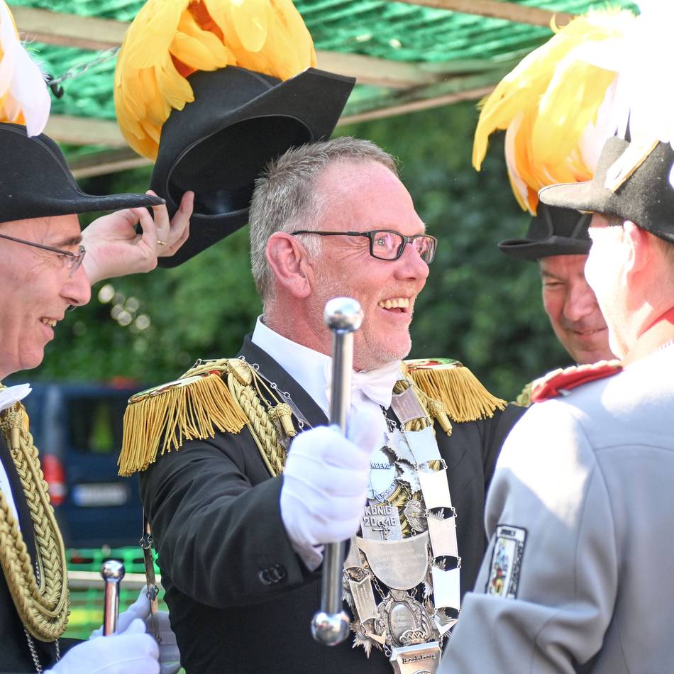 Bezirksverband Nettetal-Grefrath: Schützen-Kaiser holt in Vinkrath die Bezirkskönigswürde