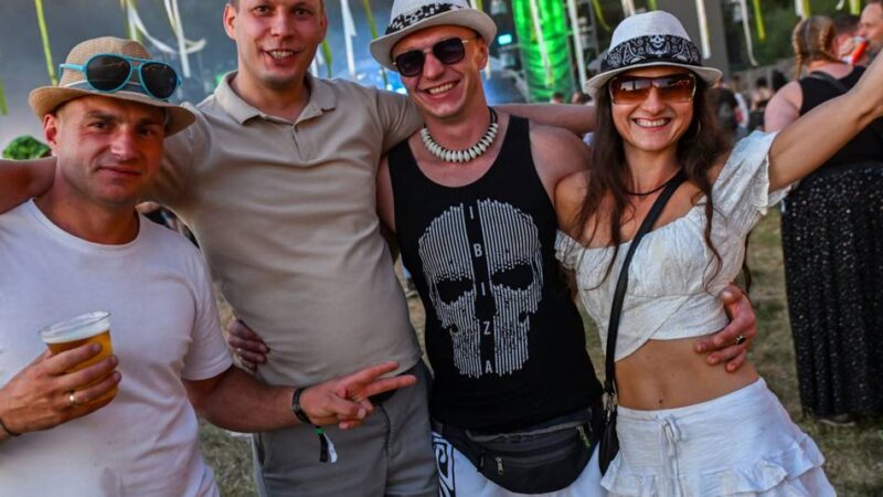 3500 Fans bei Festival in Kevelaer: „Amphoria“ – Laser, Licht und Beats bei der Mega-Party im Wald