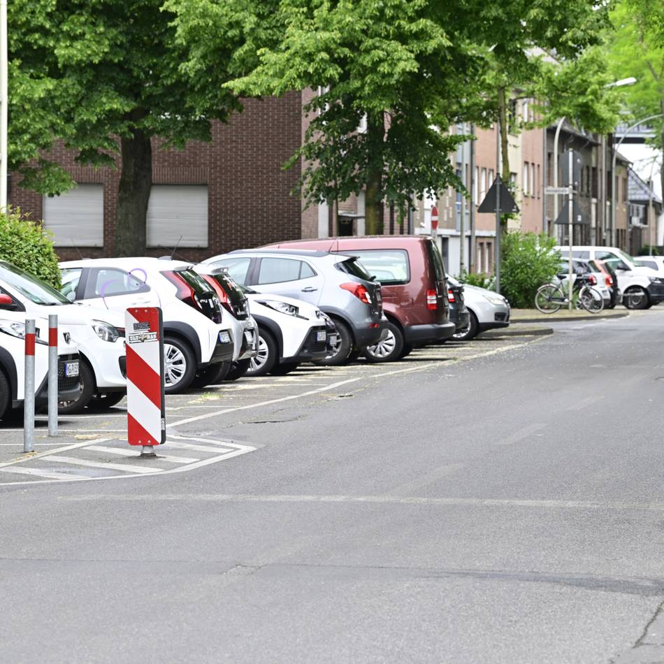 Versuch der Verkehrsberuhigung in Mönchengladbach: Hubbel am Südwall nach wenigen Wochen wieder entfernt