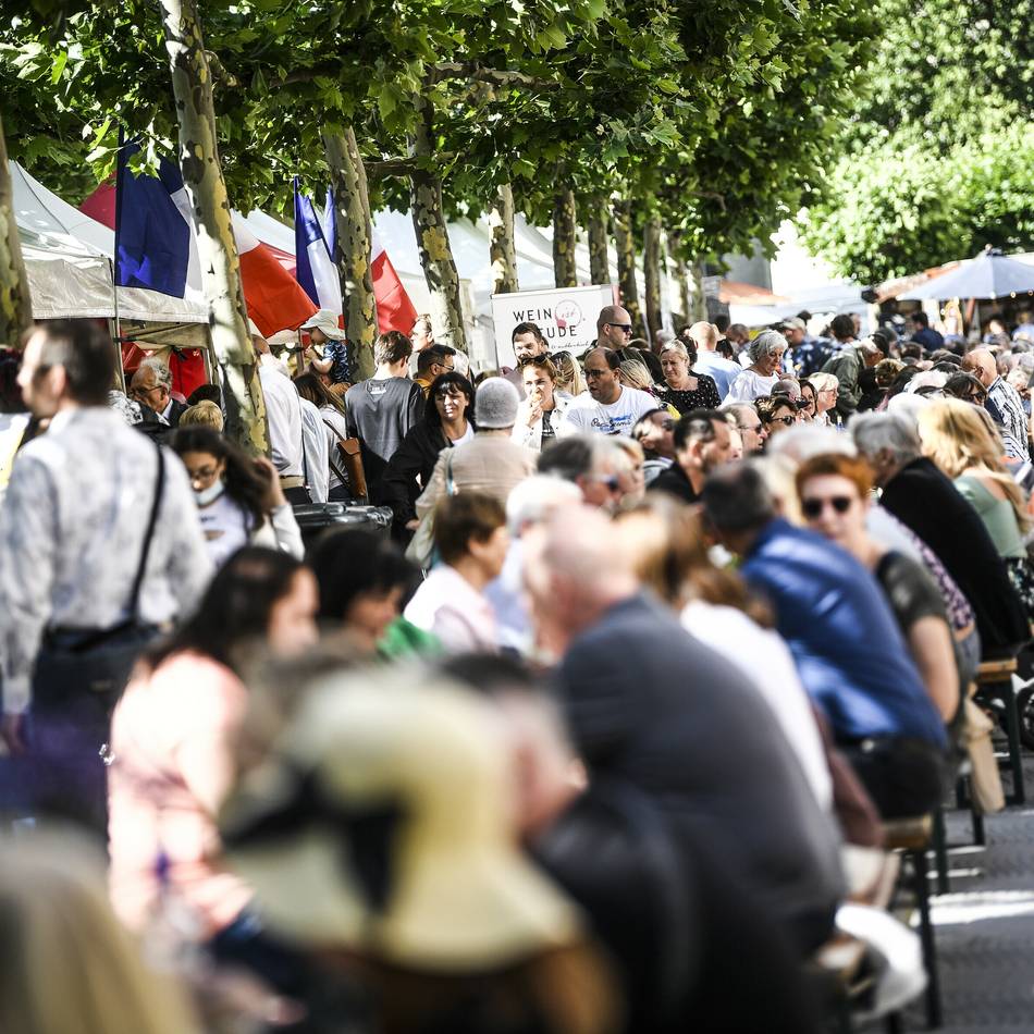 Vom 4. bis 6. Juli in Düsseldorf: Breakdance, Chansons und Delikatessen – Das hat das Frankreichfest 2025 zu bieten