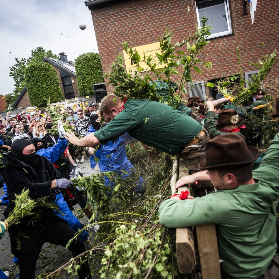 Schützenfest in Meerbusch: König Uwe I. trotzt in Lank-Latum dem Freischar-Aufstand