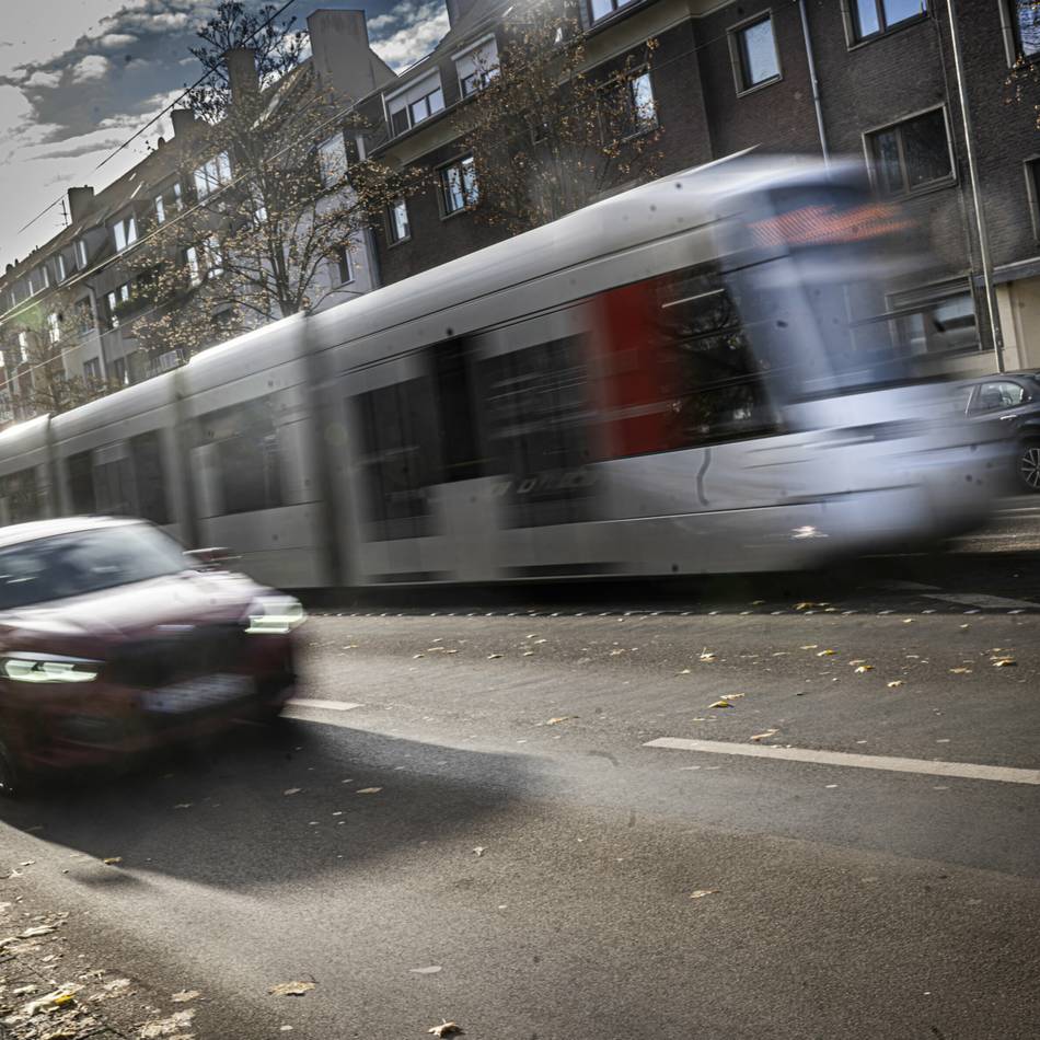 Rheinbahn erneuert Gleise in Düsseldorf: Einschränkungen für zwei Bahnlinien und den Autoverkehr