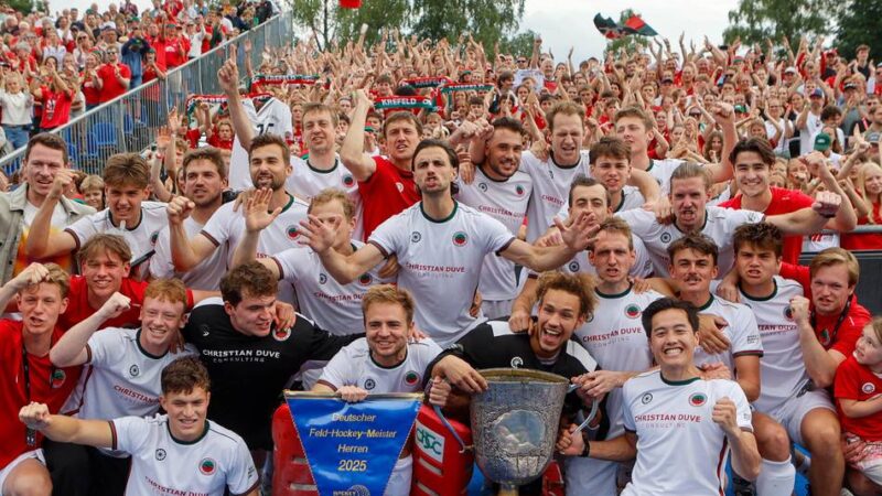 Triumph auf eigener Anlage: Der Crefelder HTC ist Deutscher Hockey-Meister 2025