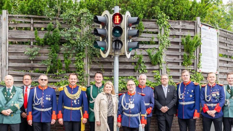 Brauchtums-Motiv im Straßenverkehr: Neuss hat jetzt zwei neue Schützenampeln