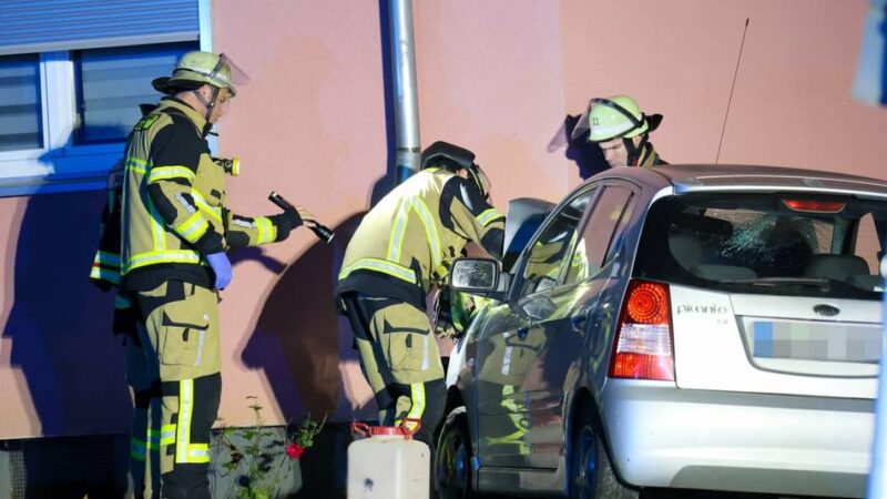 Absichtlich herbeigeführer Unfall in Solingen: Verschmähte Liebe – Iraker soll nach Fahrt gegen Hauswand in Haft