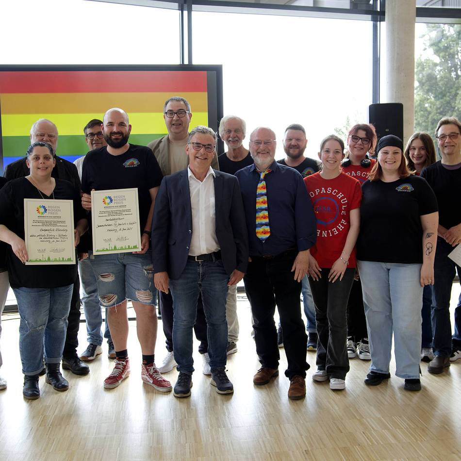 Dieser Preis ist Ehre und Auftrag zugleich: Regenbogenpreis für Europaschüler und „Berka Bleibt Bunt“