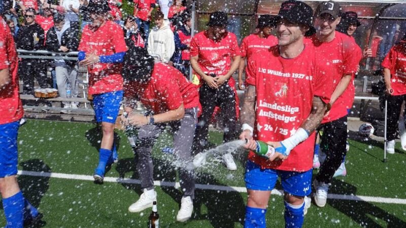 1. FC Wülfrath schafft die Landesliga-Rückkehr: Die Erlösung kommt erst am letzten Spieltag