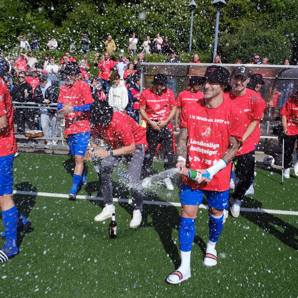 1. FC Wülfrath schafft die Landesliga-Rückkehr: Die Erlösung kommt erst am letzten Spieltag