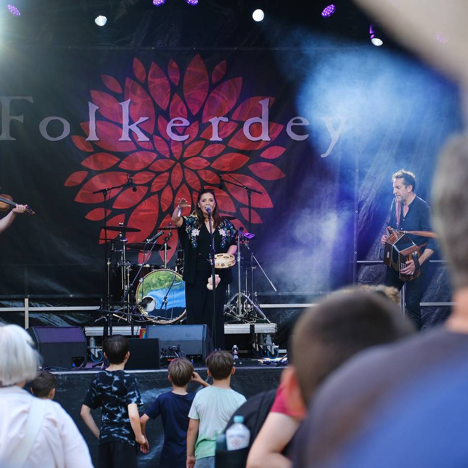 Folkerdey-Festival am Grünen See: Fan-Spektakel mit einem Hauch Exotik
