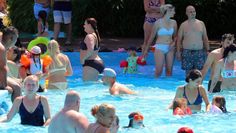 Badebetrieb in Rheinberg: Kombibad soll kommen – aber wo?