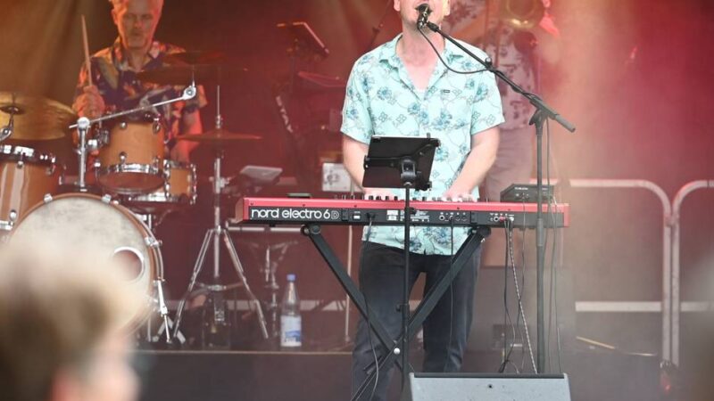 Großes Musikfest in Wermelskirchen: „Einfach Wahnsinn“ – tausende Besucher rocken am Markt