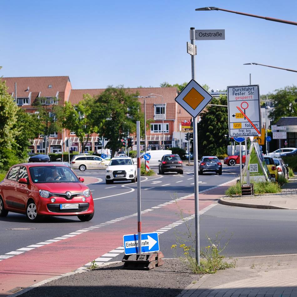 Umleitung wird eingerichtet: Zwei Baustellen an der Balcke-Dürr-Allee