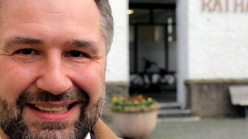 „Ein Stadtteil. Ein Spaziergang. Ein Gespräch“: Bürgermeisterkandidat Rafael Zur lädt zur Feierabend-Wanderung ein