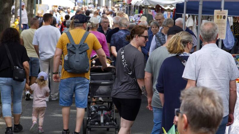 Kunsthandwerkermarkt in Sonsbeck: Brunnenmarkt ist wieder ein Besuchermagnet