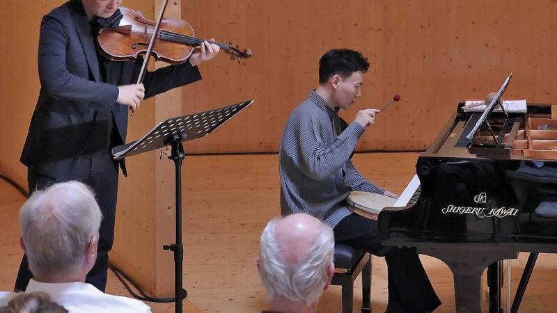 Wunderschöner Abend im Krefeld-Pavillon: Nils Mönkemeyers donnernde Wellenbrecher