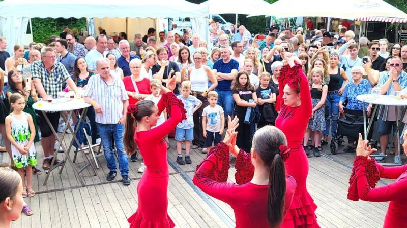 Tolles Bühnenprogramm in Wevelinghoven: So lief das Stadtpark-Fest