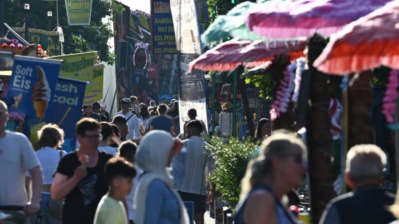 Kirmes in Radevormwald: Liebe Facebook-Meckerer, stellt mal was auf die Beine!