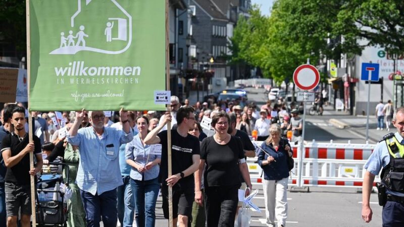 Nach der Brandserie in Wermelskirchen: Ein stilles Zeichen der Solidarität