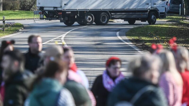 Sicherheit für Karneval, St. Martin & Co.: Nettetal will Durchfahrtssperren anschaffen