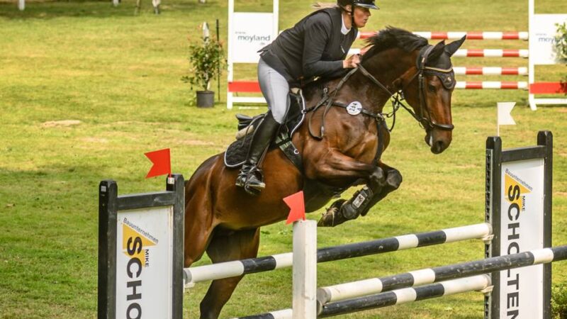 Reitturnier beim RV Hau: Jette Roosen behält im Lohengrin-Championat erneut die Nerven