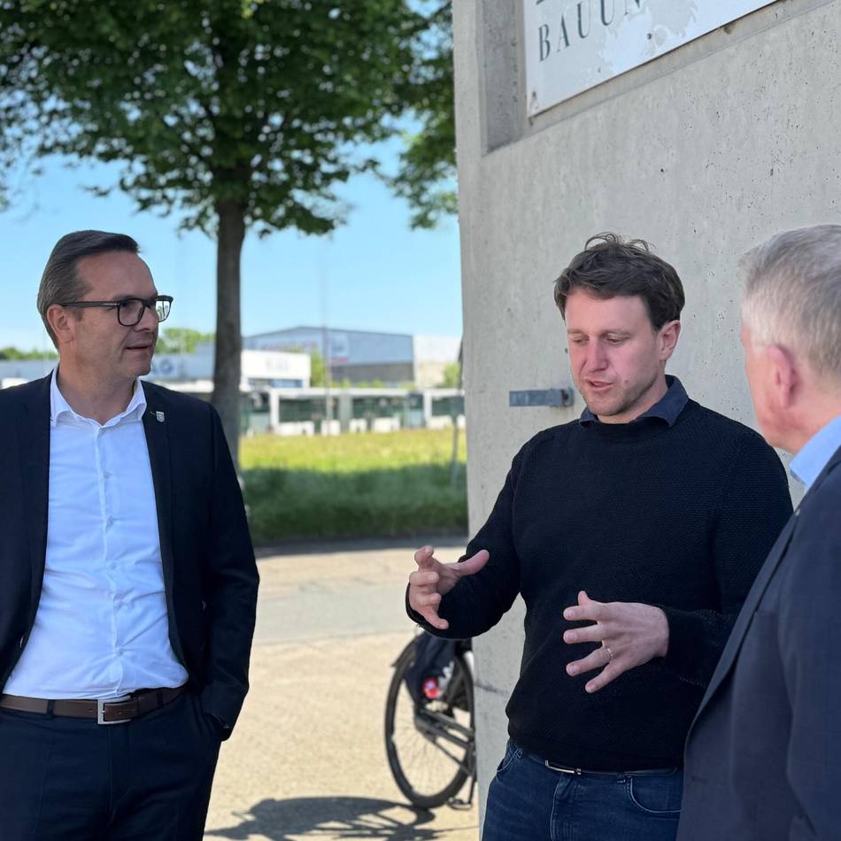 Bürgermeister zu Gast bei der „Bauunternehmung Elsemann“ : Vielzahl der Auflagen bremst den Wohnungsbau