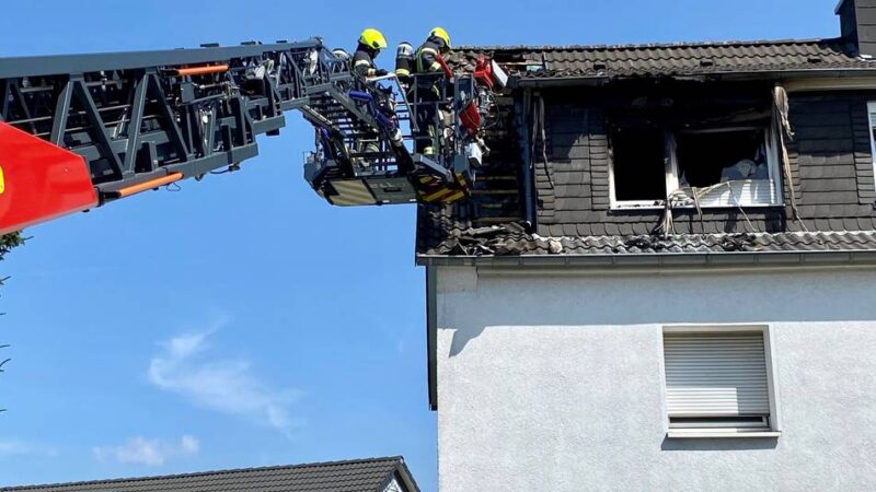 Einsatz in Radevormwald: Feuerwehr löscht Wohnungsbrand in Herbeck