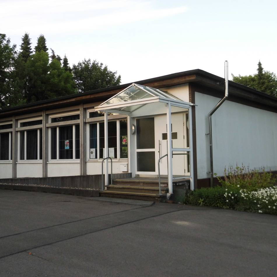 Sommerfest an der Grenze zu Radevormwald: Plattdeutscher Gottesdienst im Gemeindehaus von Schwenke