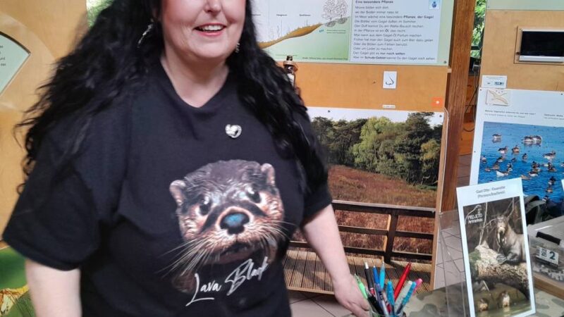 Otter-Ausstellung in der Biologischen Station Krickenbecker Seen: Der blumige Geruch von getrocknetem Otter-Kot