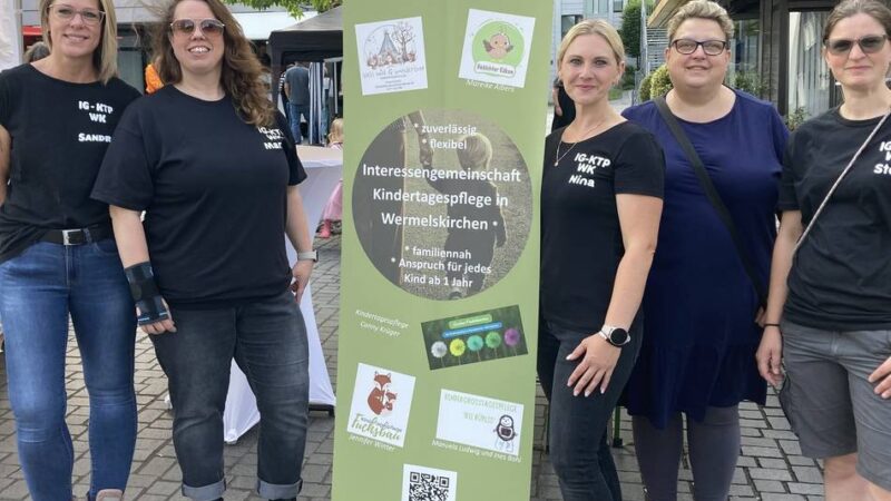 Kinderbetreuung in Wermelskirchen: Tagesmütter informieren auf dem Feierabendmarkt