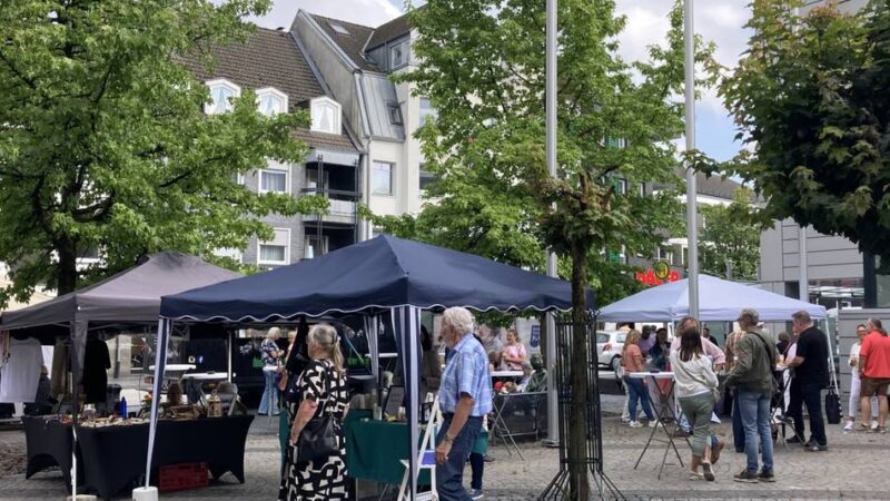 Feierabendmarkt in Wermelskirchen: Neue Anordnung stößt auf positive Resonanz