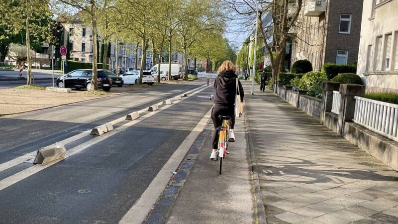 Nach Protected Bike Lane in Mönchengladbach: „Dieses Mal kein Experiment auf der Hohenzollernstraße“