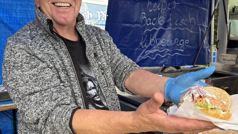 Fischmarkt in Xanten: „Wollen Sie auch ein gutes Rezept dazu wissen?“