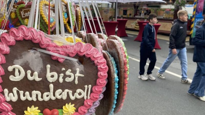 Angebote gibt’s am Dienstag: Kleines Bier 3,50 Euro – Das sind die Preise auf der Kirmes in Geldern