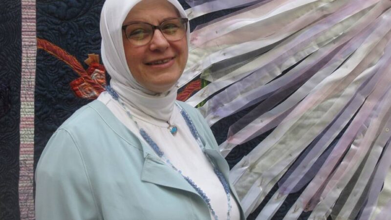 Ausstellung in Meerbusch: Wärme im Herzen und textile Kunst in der Apsis