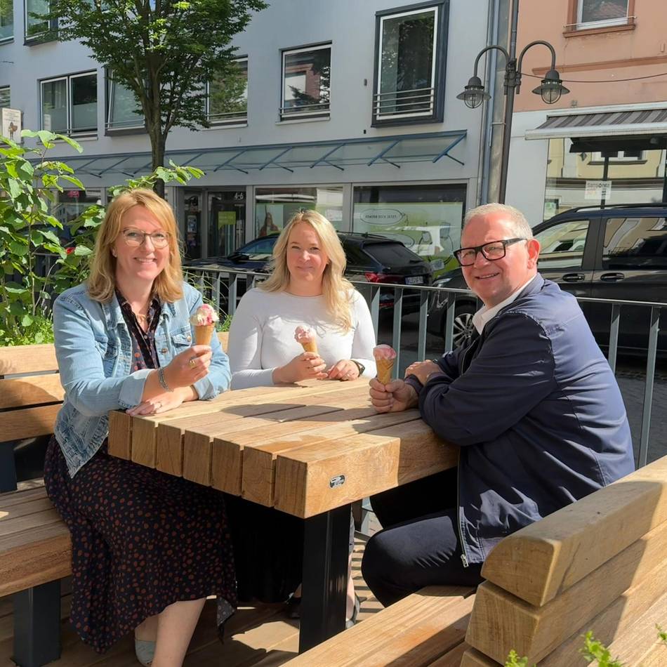 Parklet auf der Hartstraße lädt zum Verweilen ein: Mehr Aufenthaltsqualität für die Gelderner Innenstadt