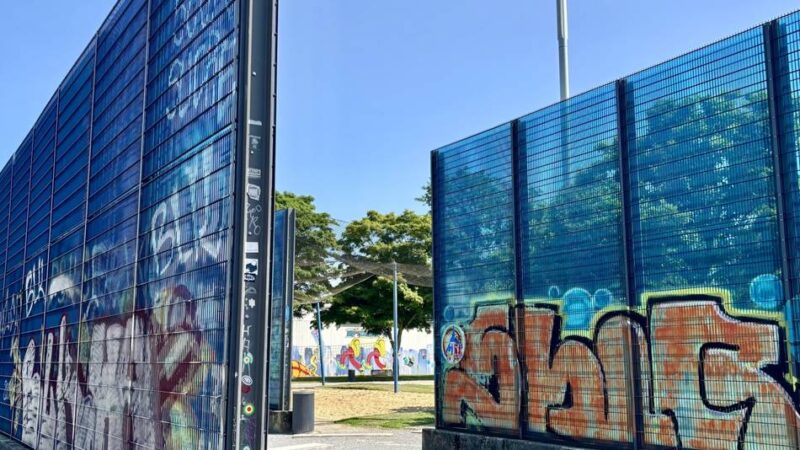 Parks in Düsseldorf : Lärmschutzwände in Flingern werden begrünt
