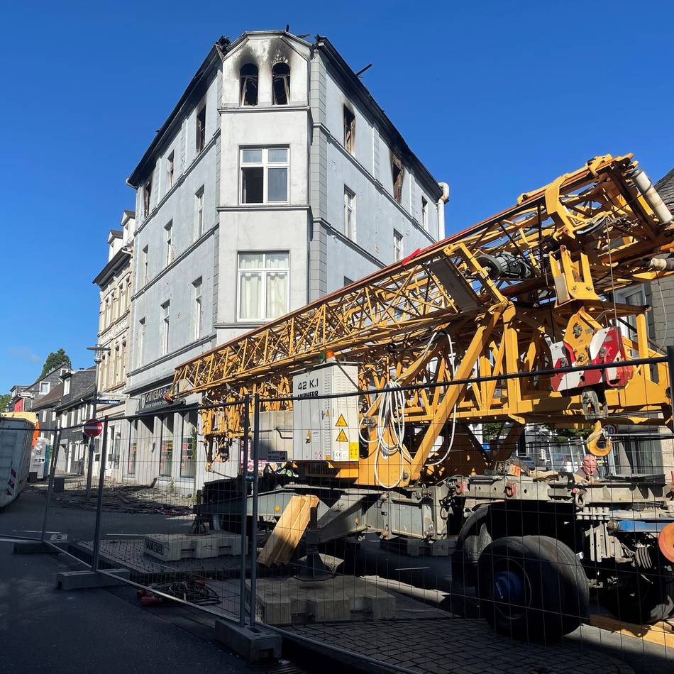 Nach der Brandserie in Wermelskirchen: Abbrucharbeiten beginnen