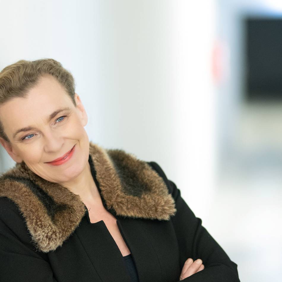 Kabarettistin Tina Teubner kommt nach Korschenbroich: „Ich will den Rahmen sprengen“