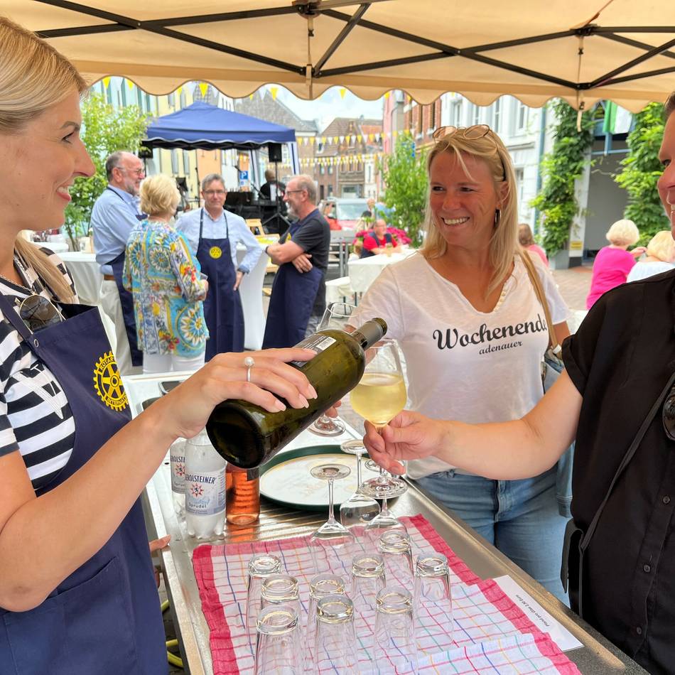 Mitsommernacht in Xanten: Das Fest der Straßen lädt zum Stadtbummel ein