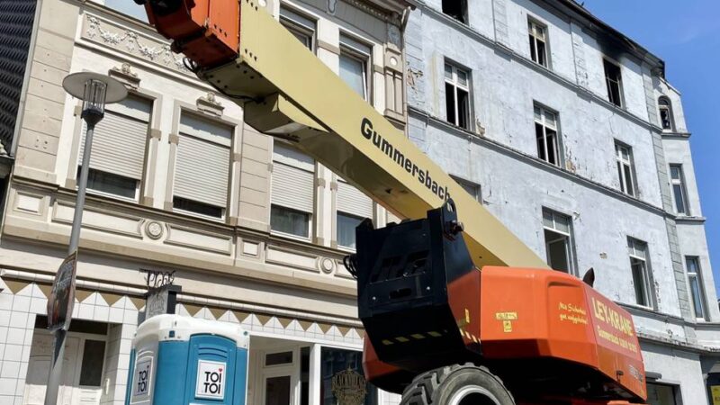 Nach der Brandserie in Wermelskirchen: Warum sich die Abbrucharbeiten verzögern
