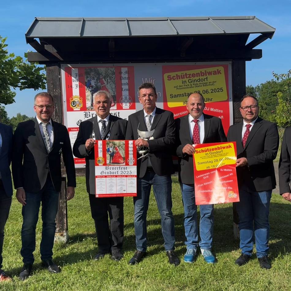 Brauchtum in Grevenbroich: Gindorfer Bruderschaft eröffnet Broerfestwochen mit Biwak