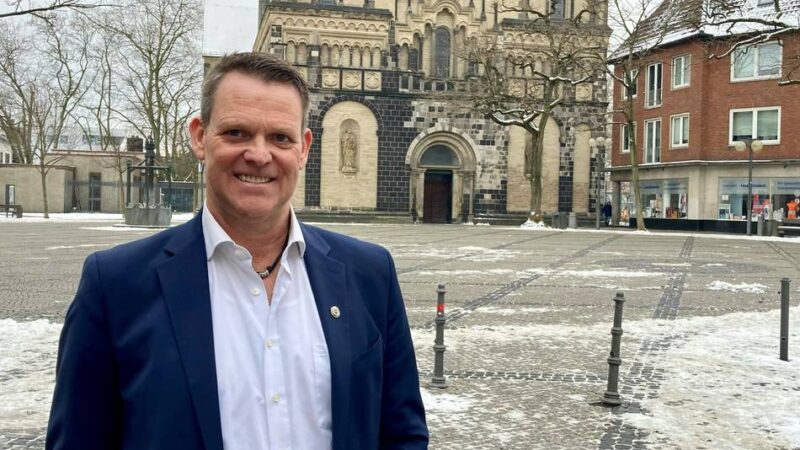 Schützenfest 2025 in Neuss: Jägerkorps Neuss meldet 18 Großfackeln