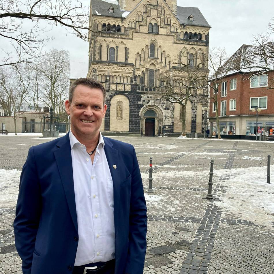 Schützenfest 2025 in Neuss: Jägerkorps Neuss meldet 18 Großfackeln