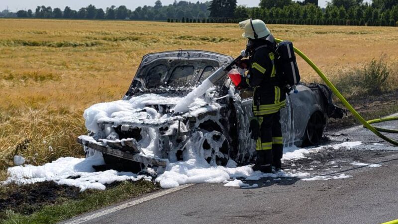 Am Freitagnachmittag: Auto brennt bei Matzerath
