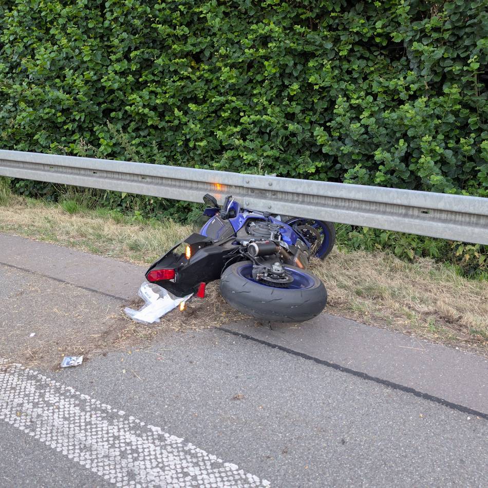 A46 bei Erkelenz: Motorradfahrer verletzt sich bei Unfall in Ausfahrt