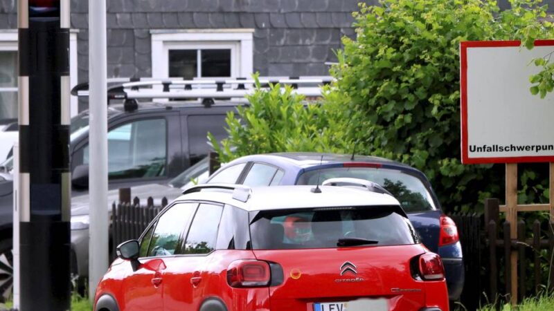 So viel Geld bringt Tempomessung der Stadt Leverkusen ein: Blitzerzuwachs an Berliner Straße sorgt für Frust